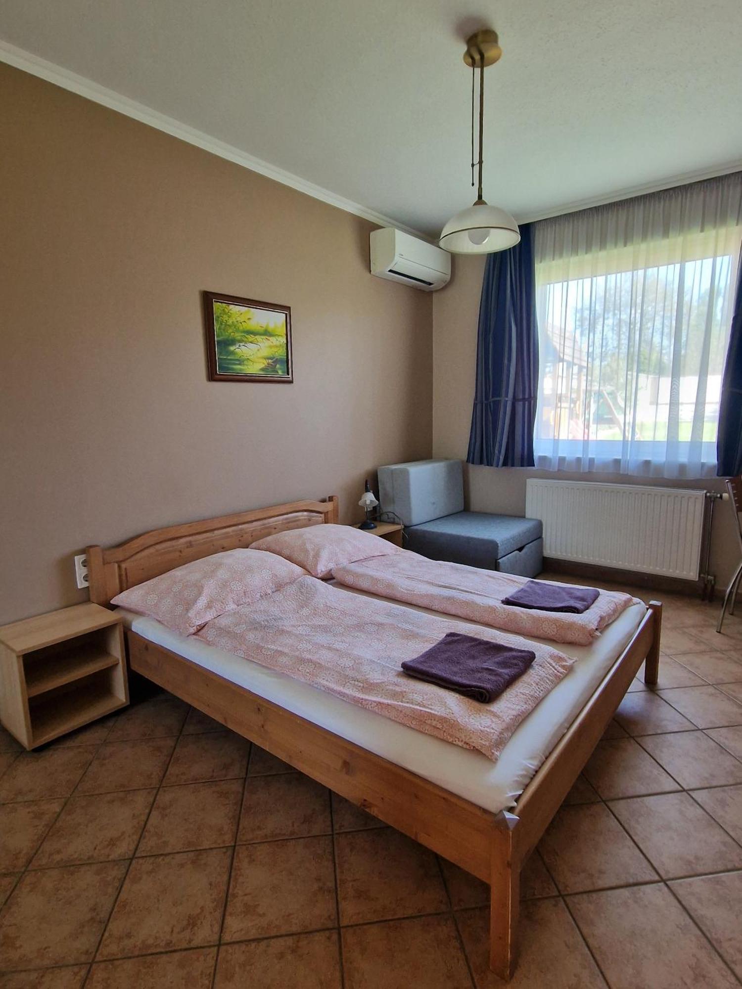 Villa Leticia Siófok Exteriör bild