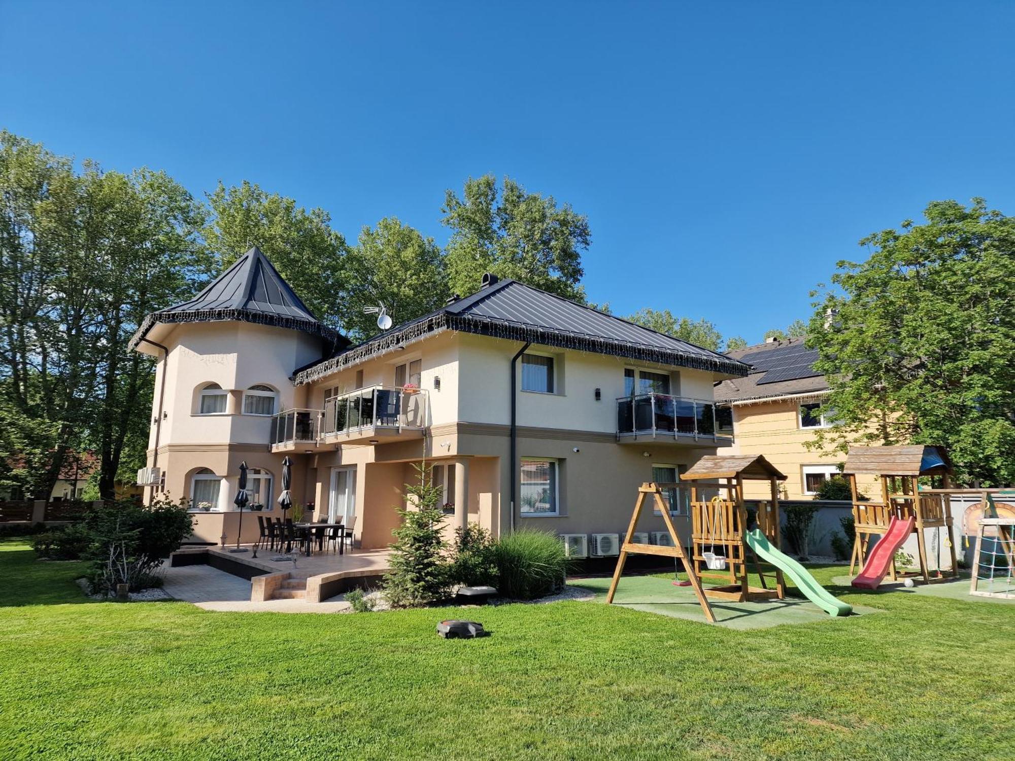 Villa Leticia Siófok Exteriör bild